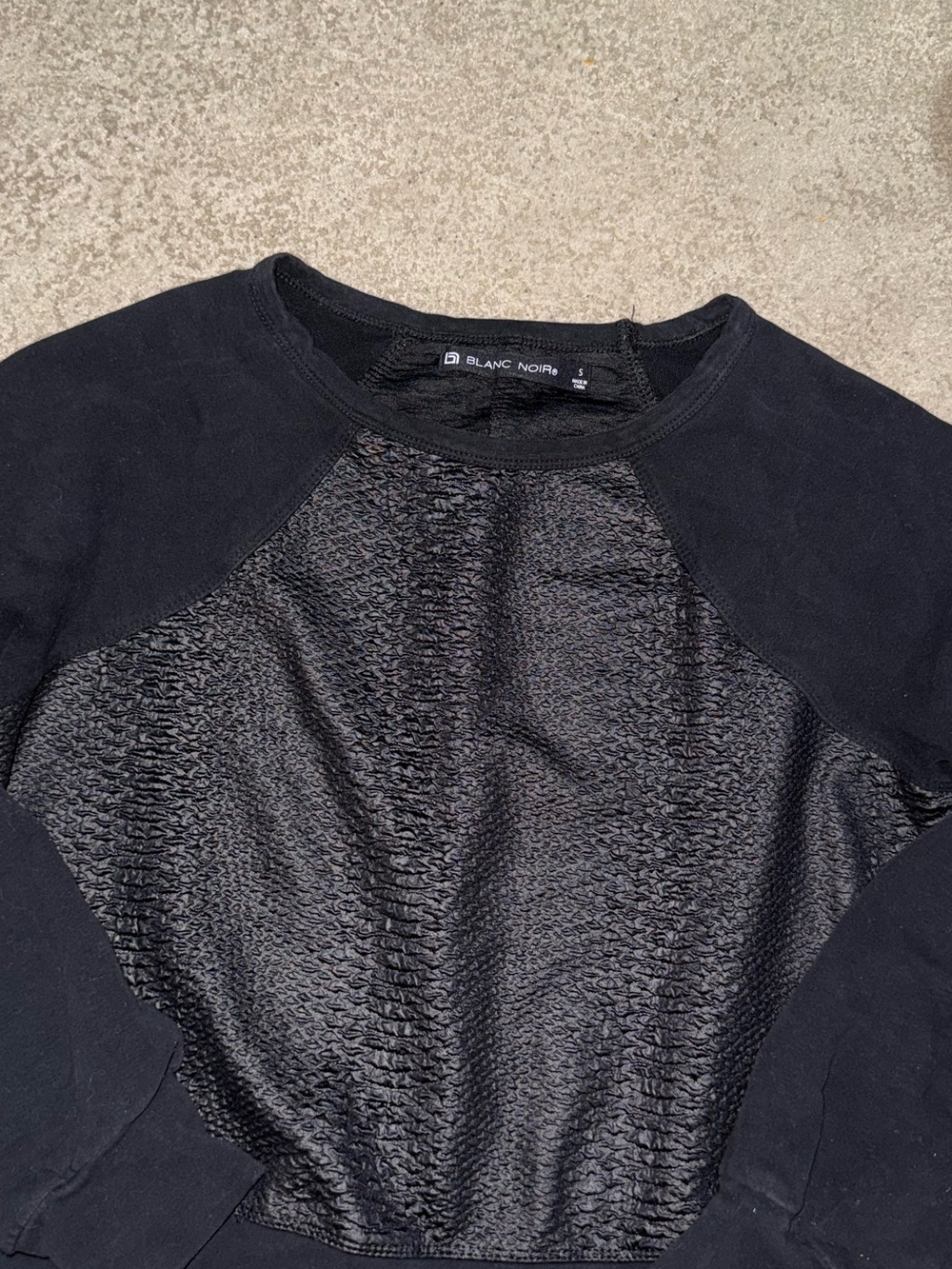 blanc noir Black Textured Front Raglan Sweatshirt